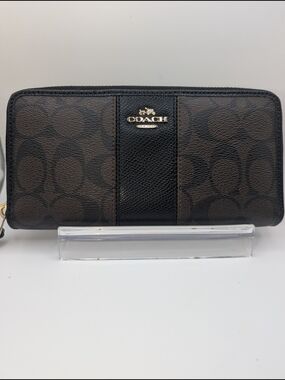 Coach Signature Accordion Zip Wallet